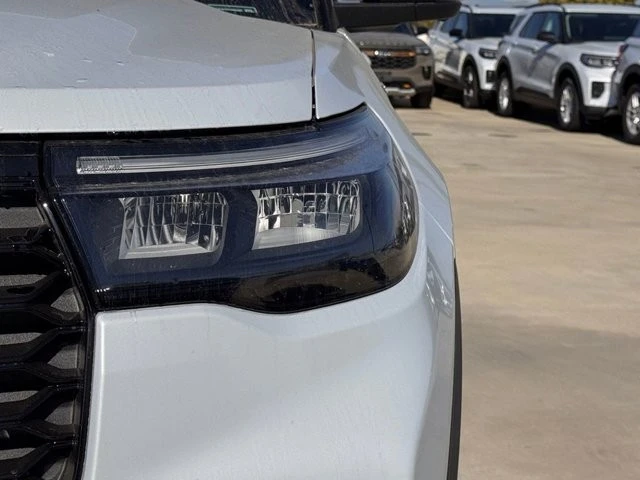 2026 Ford Explorer 6th Gen - Image 8 of 21