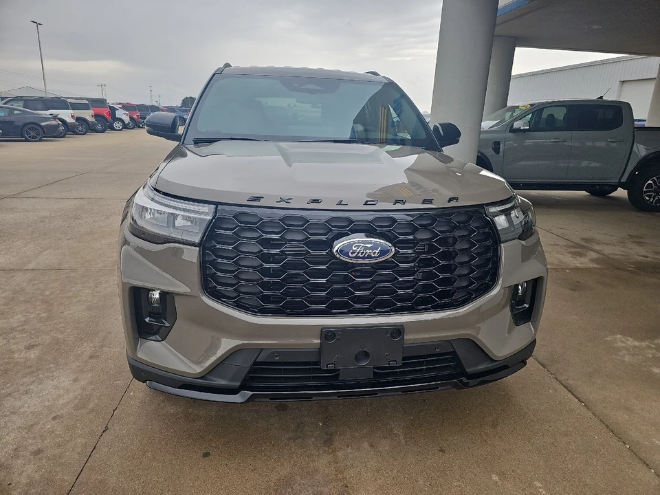 2026 Ford Explorer 6th Gen - Image 3 of 21