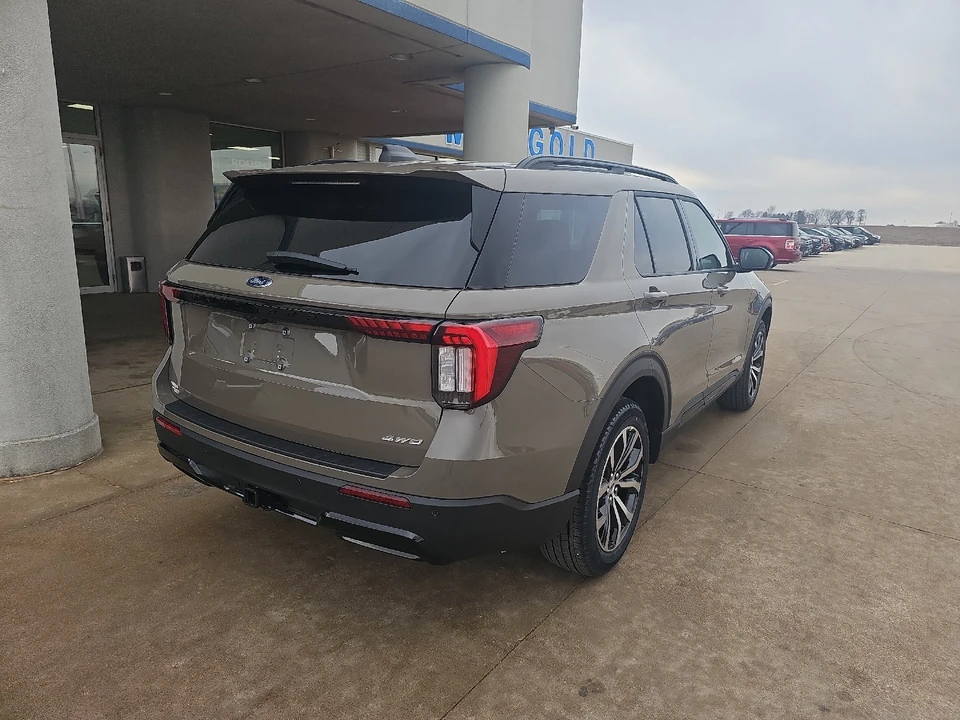 2026 Ford Explorer 6th Gen - Image 11 of 21