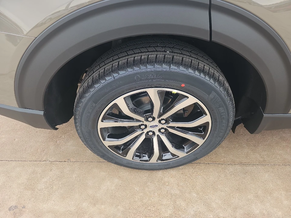2026 Ford Explorer 6th Gen - Image 10 of 21