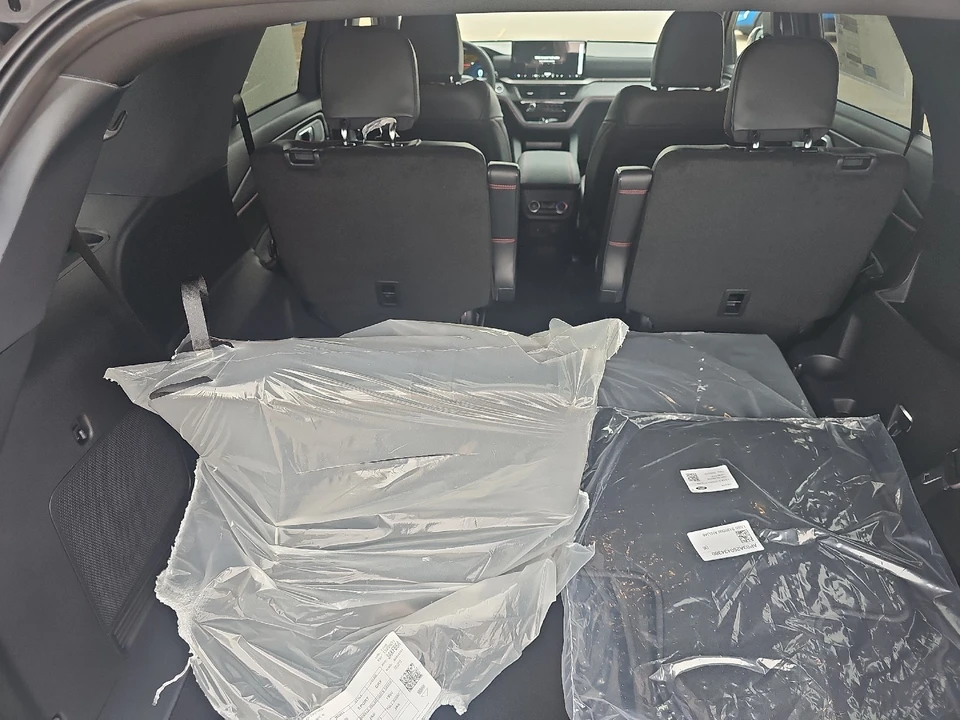 2026 Ford Explorer 6th Gen - Image 14 of 21
