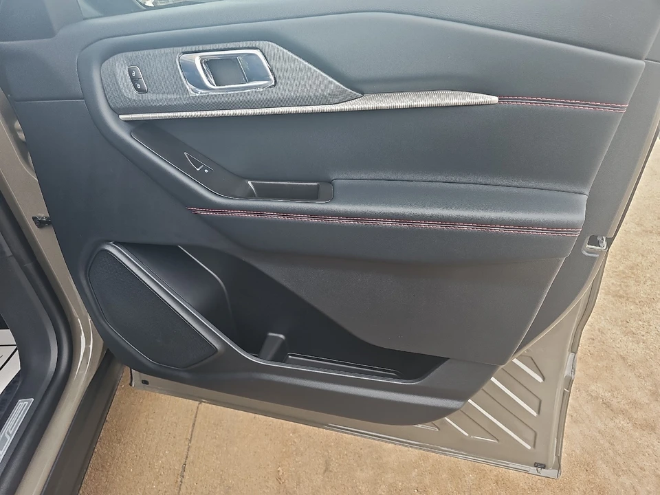 2026 Ford Explorer 6th Gen - Image 7 of 21