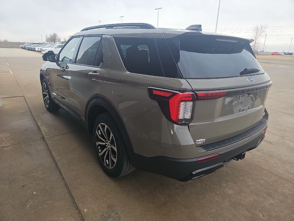 2026 Ford Explorer 6th Gen - Image 15 of 21