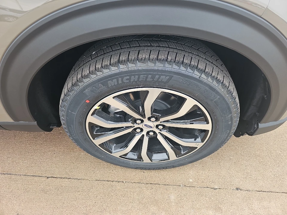 2026 Ford Explorer 6th Gen - Image 4 of 21