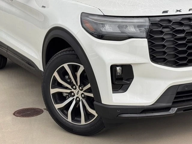 2026 Ford Explorer 6th Gen - Image 4 of 21