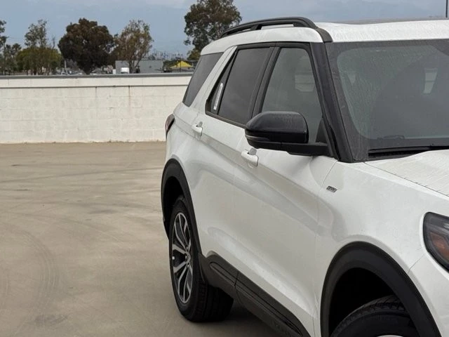 2026 Ford Explorer 6th Gen - Image 5 of 21