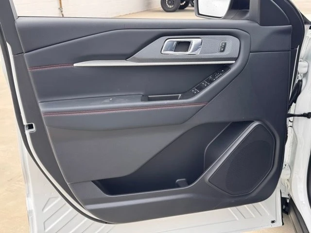 2026 Ford Explorer 6th Gen - Image 16 of 21