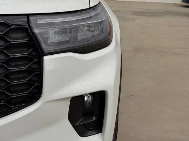 2026 Ford Explorer 6th Gen - Image 8 of 21