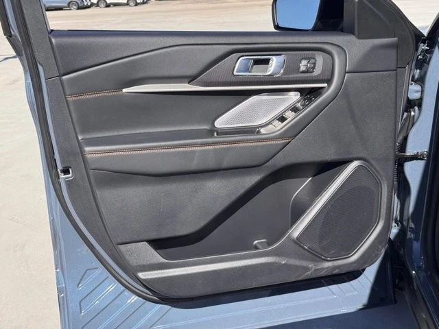 2026 Ford Explorer 6th Gen - Image 15 of 21