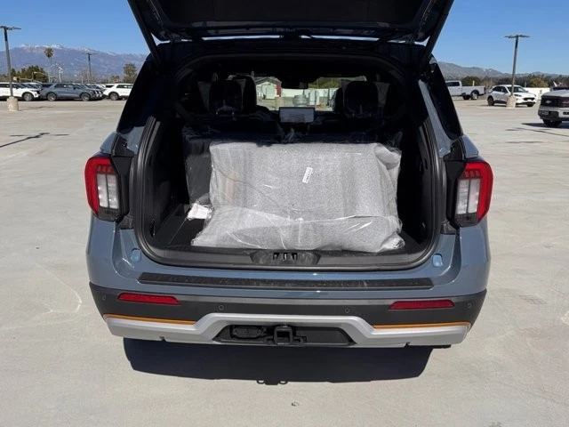 2026 Ford Explorer 6th Gen - Image 13 of 21
