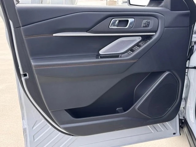 2026 Ford Explorer 6th Gen - Image 16 of 21