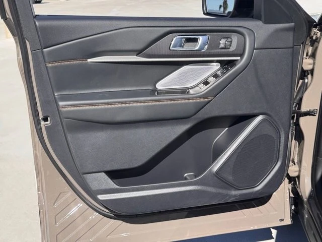 2026 Ford Explorer 6th Gen - Image 15 of 21