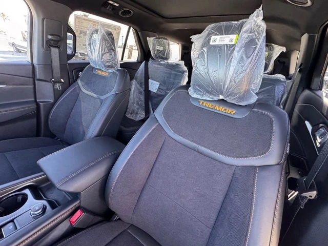 2026 Ford Explorer 6th Gen - Image 18 of 21