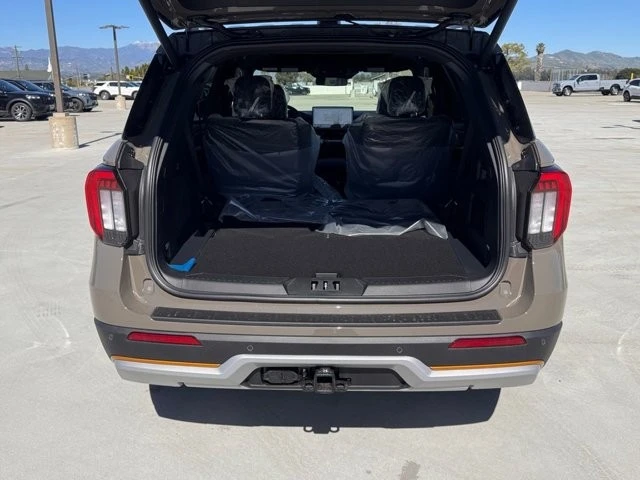2026 Ford Explorer 6th Gen - Image 13 of 21