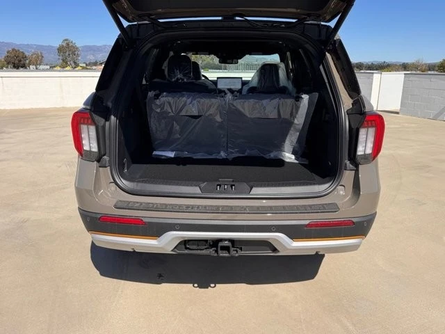 2026 Ford Explorer 6th Gen - Image 13 of 21