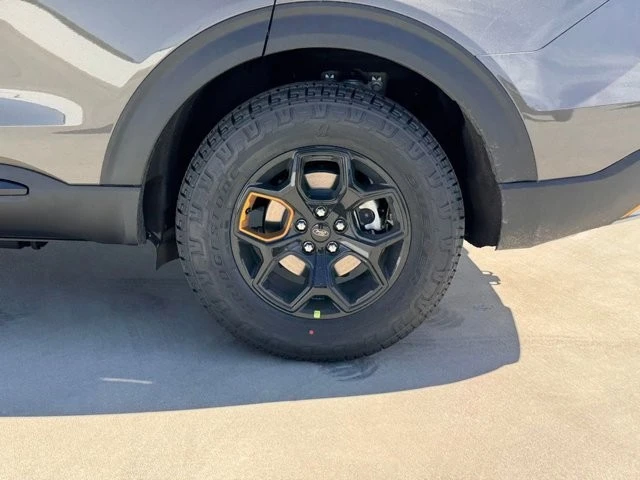 2026 Ford Explorer 6th Gen - Image 14 of 21