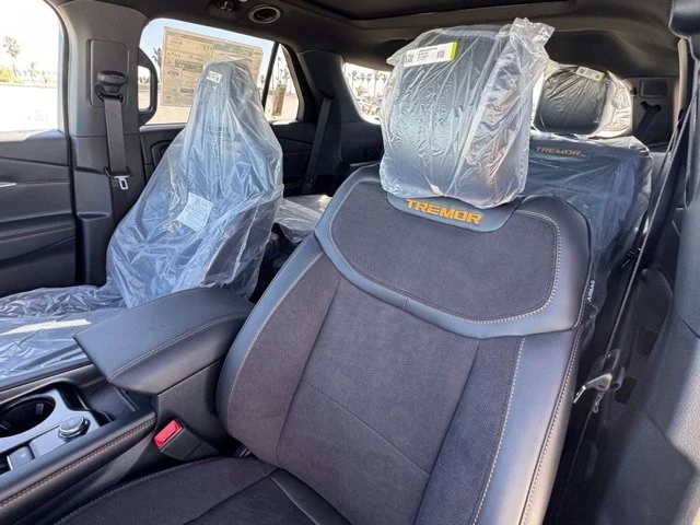 2026 Ford Explorer 6th Gen - Image 17 of 21