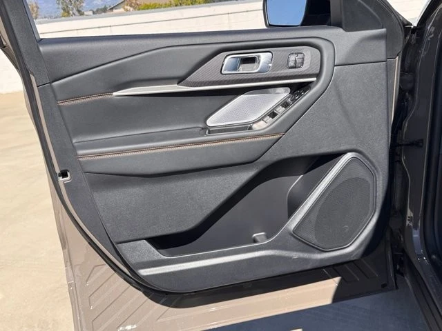 2026 Ford Explorer 6th Gen - Image 15 of 21