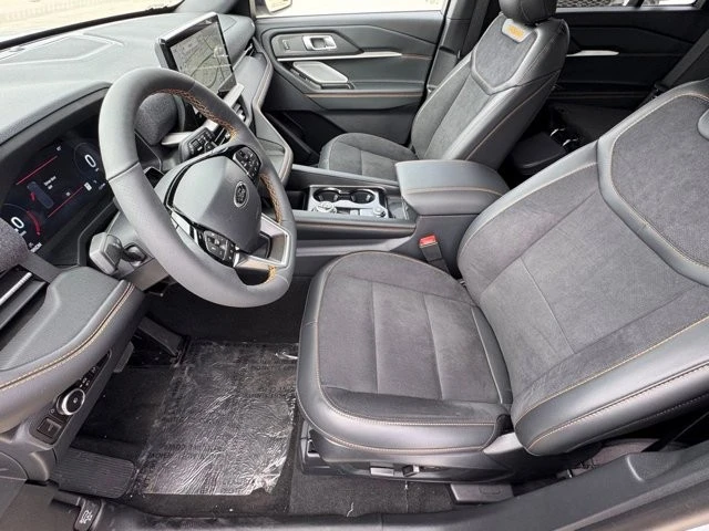 2026 Ford Explorer 6th Gen - Image 17 of 21