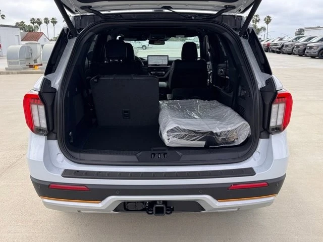 2026 Ford Explorer 6th Gen - Image 13 of 21