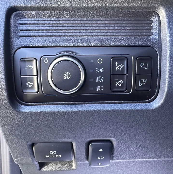 2026 Ford Super Duty 5th Gen - Image 19 of 21
