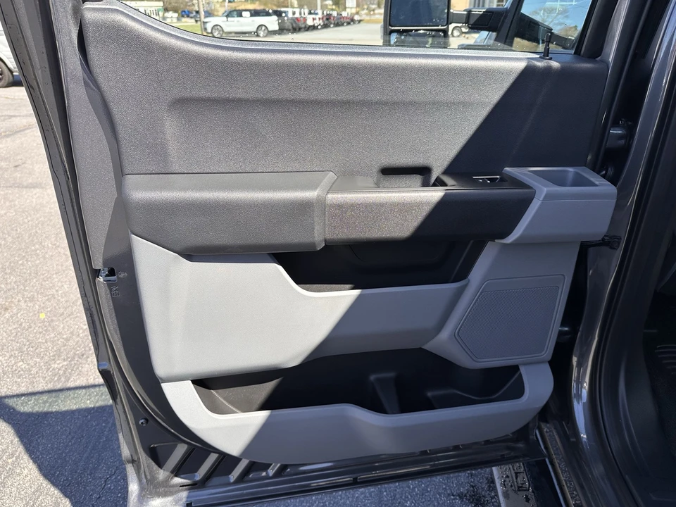 2026 Ford Super Duty 5th Gen - Image 12 of 21