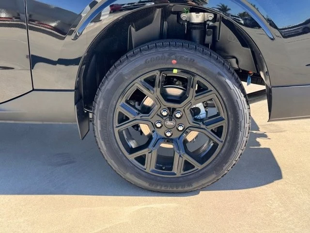 2026 Ford Maverick - Image 14 of 21
