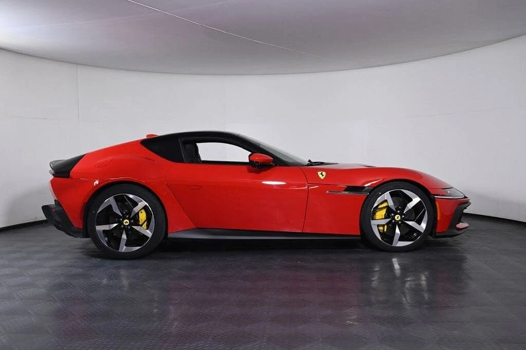 2026 Ferrari 12Cilindri - Image 10 of 31
