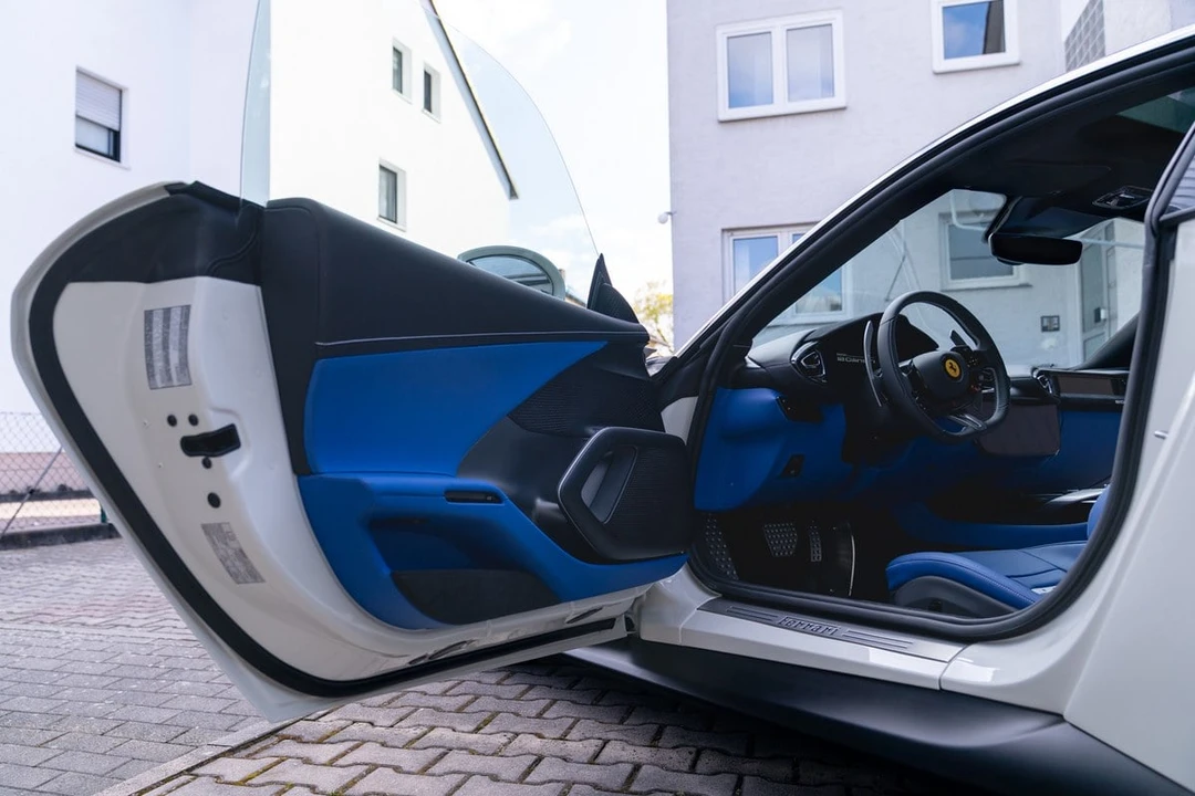 2026 Ferrari 12Cilindri - Image 3 of 31