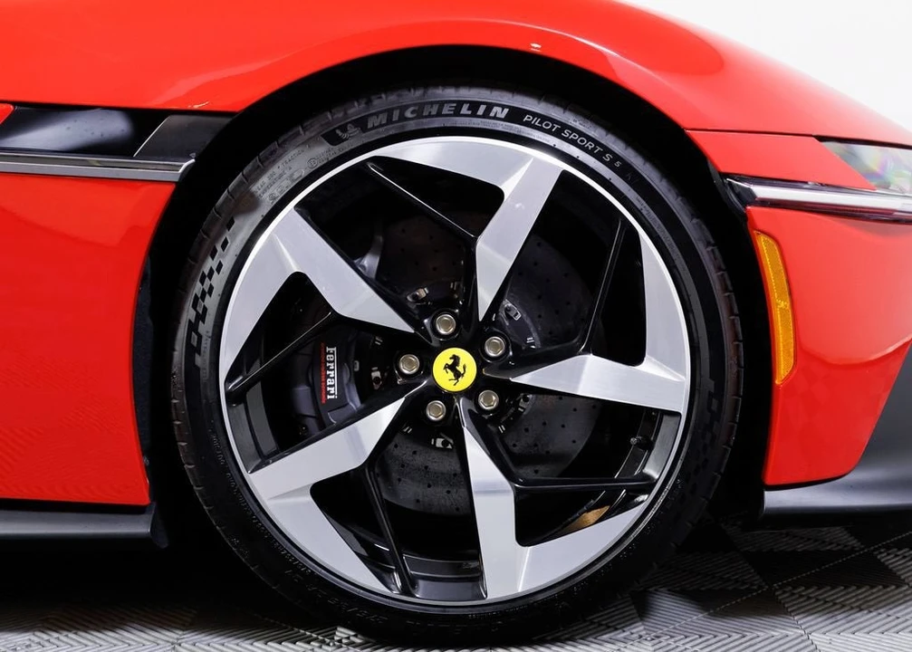 2026 Ferrari 12Cilindri - Image 7 of 31