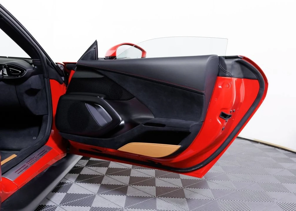 2026 Ferrari 12Cilindri - Image 20 of 31