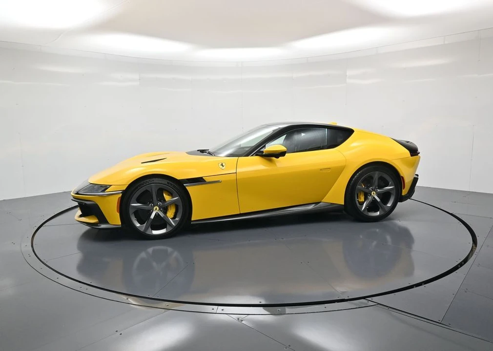 2026 Ferrari 12Cilindri - Image 2 of 31