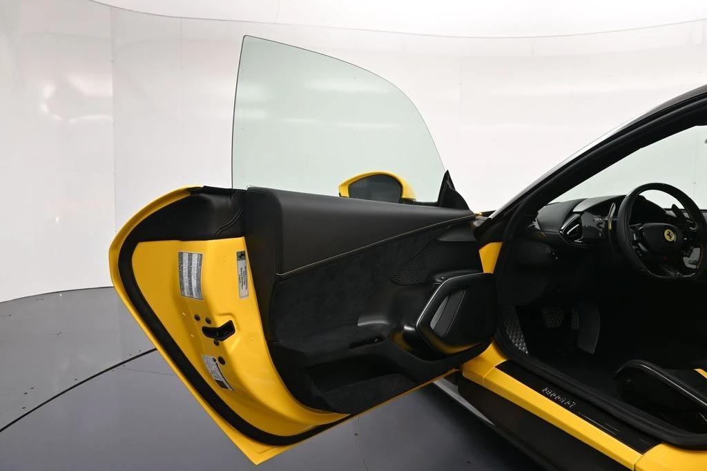 2026 Ferrari 12Cilindri - Image 13 of 31