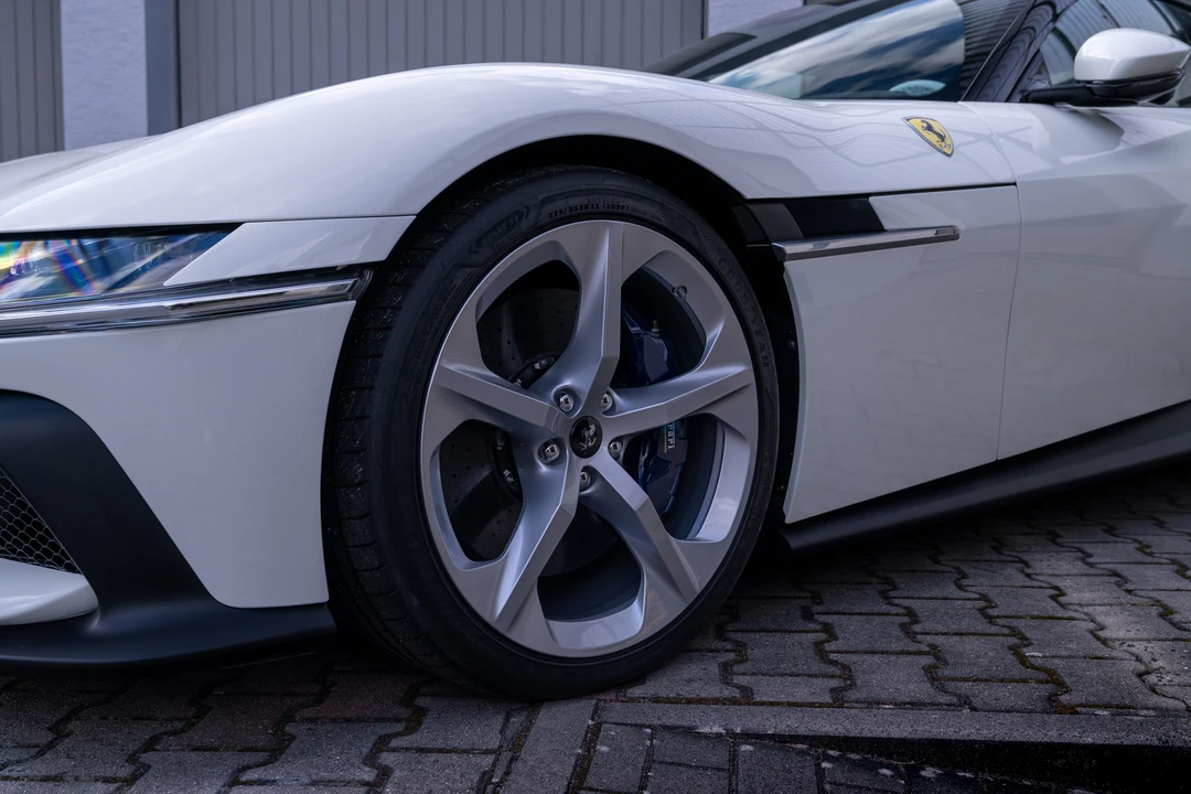 2025 Ferrari 12Cilindri - Image 16 of 31