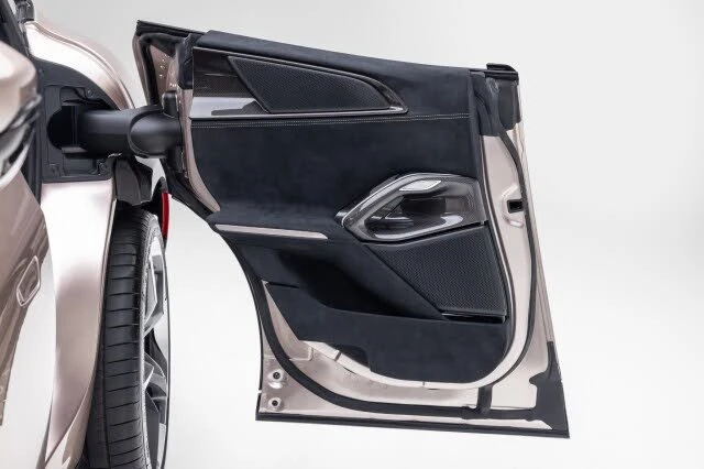 2026 Ferrari Purosangue - Image 27 of 31