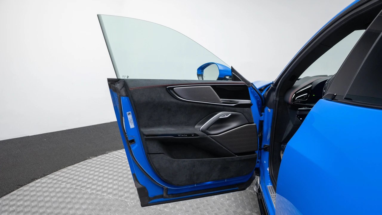 2026 Ferrari Purosangue - Image 26 of 31