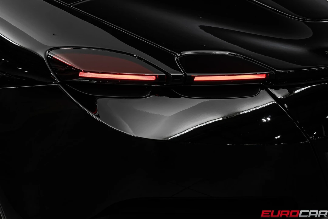 2026 Ferrari Roma Spider - Image 21 of 31