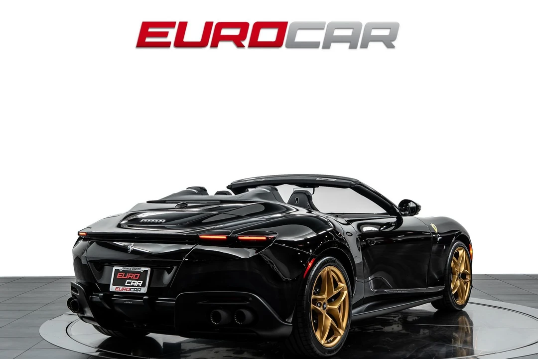 2026 Ferrari Roma Spider - Image 6 of 31