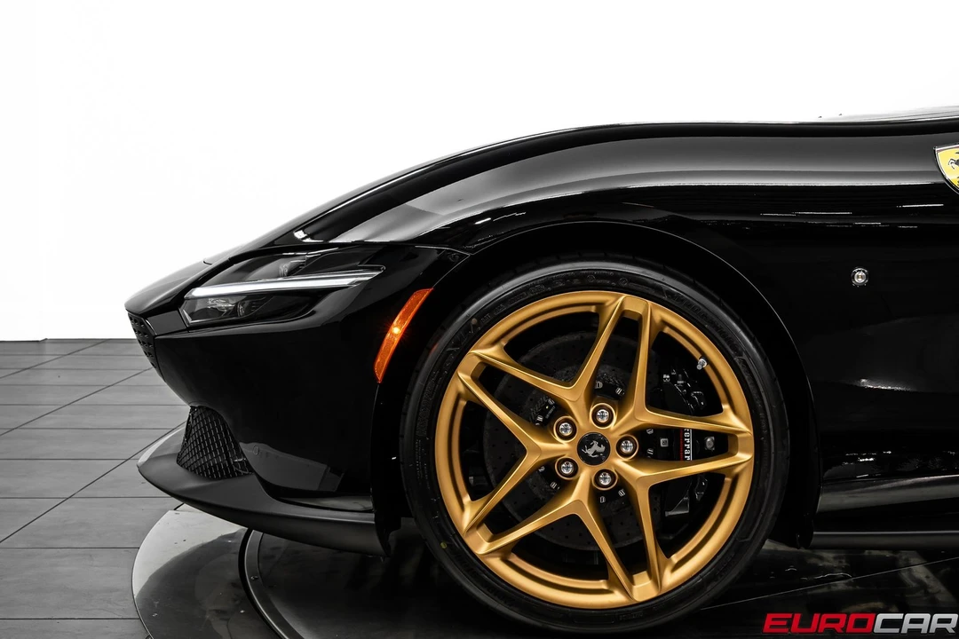 2026 Ferrari Roma Spider - Image 16 of 31