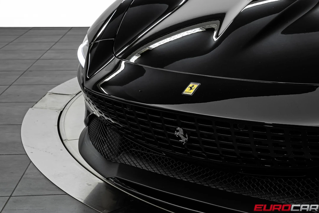 2026 Ferrari Roma Spider - Image 13 of 31