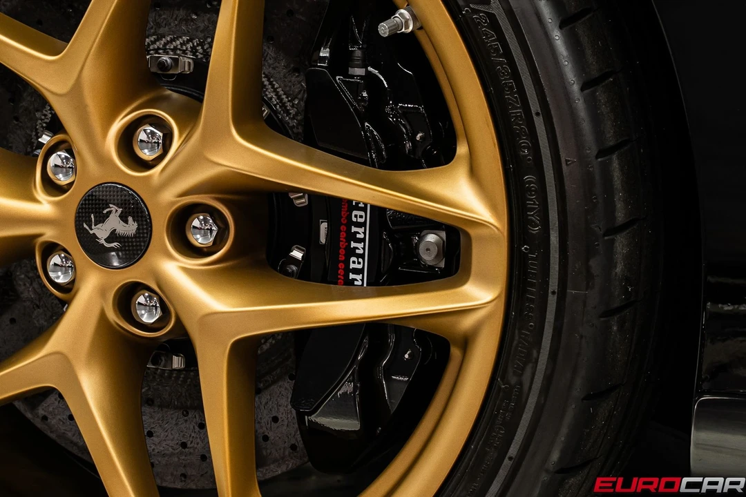 2026 Ferrari Roma Spider - Image 26 of 31