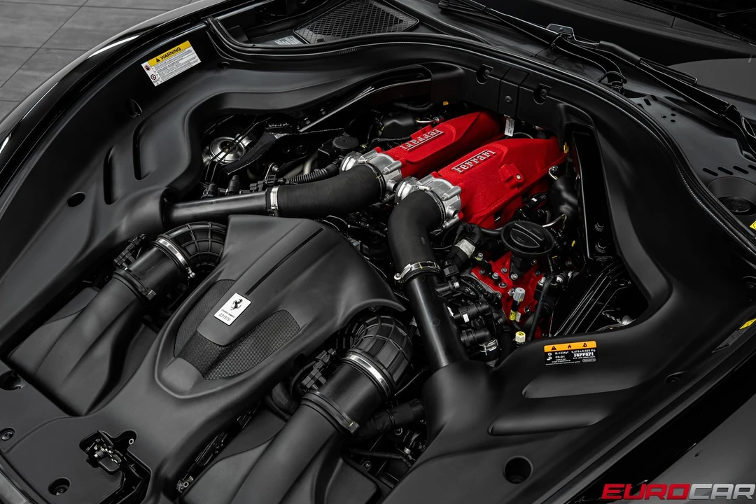 2026 Ferrari Roma Spider - Image 12 of 31