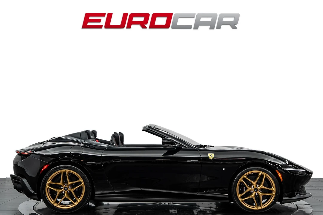 2026 Ferrari Roma Spider - Image 8 of 31