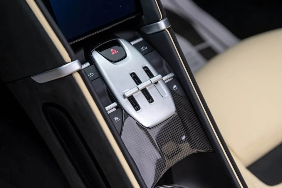 2026 Ferrari Roma Spider - Image 11 of 12