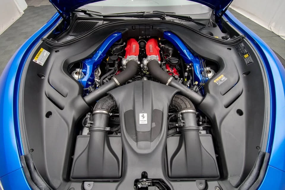 2026 Ferrari Roma Spider - Image 7 of 12