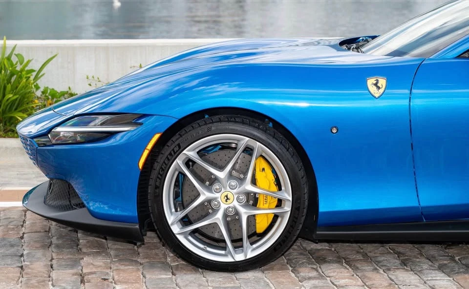 2026 Ferrari Roma Spider - Image 10 of 11