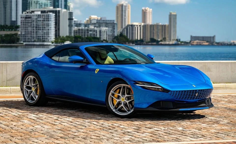 2026 Ferrari Roma Spider - Image 3 of 11