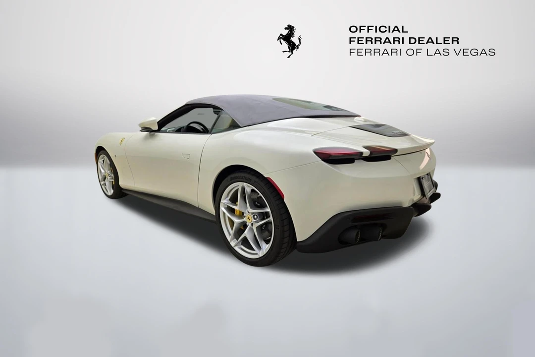 2026 Ferrari Roma Spider - Image 11 of 31