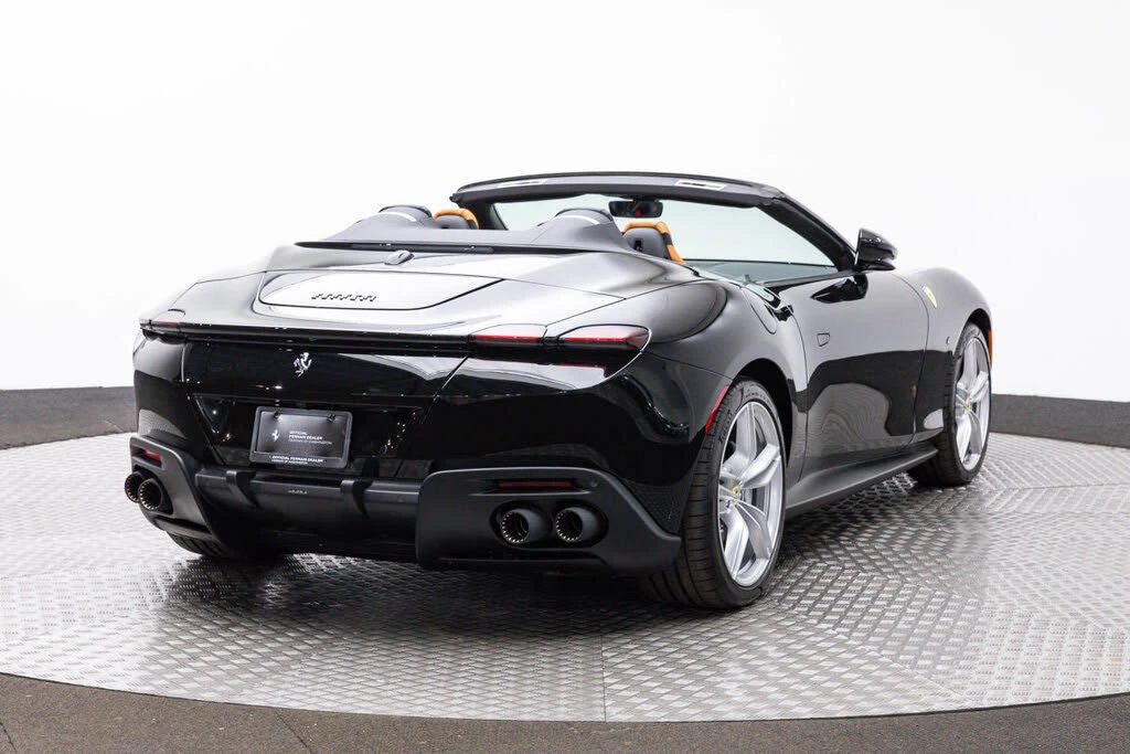 2026 Ferrari Roma Spider - Image 7 of 31