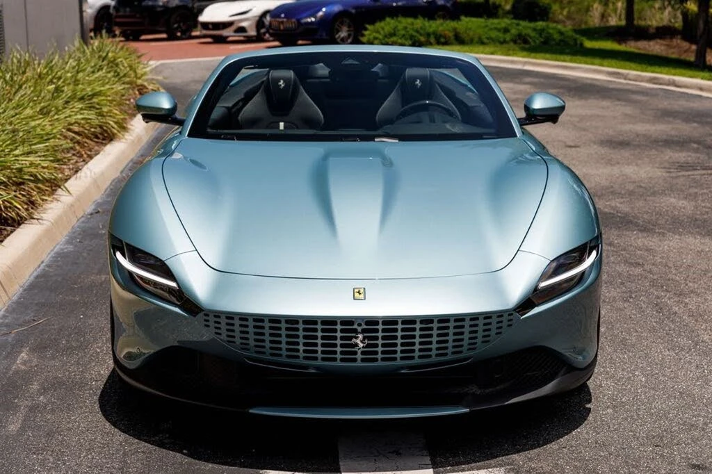 2026 Ferrari Roma Spider - Image 8 of 31
